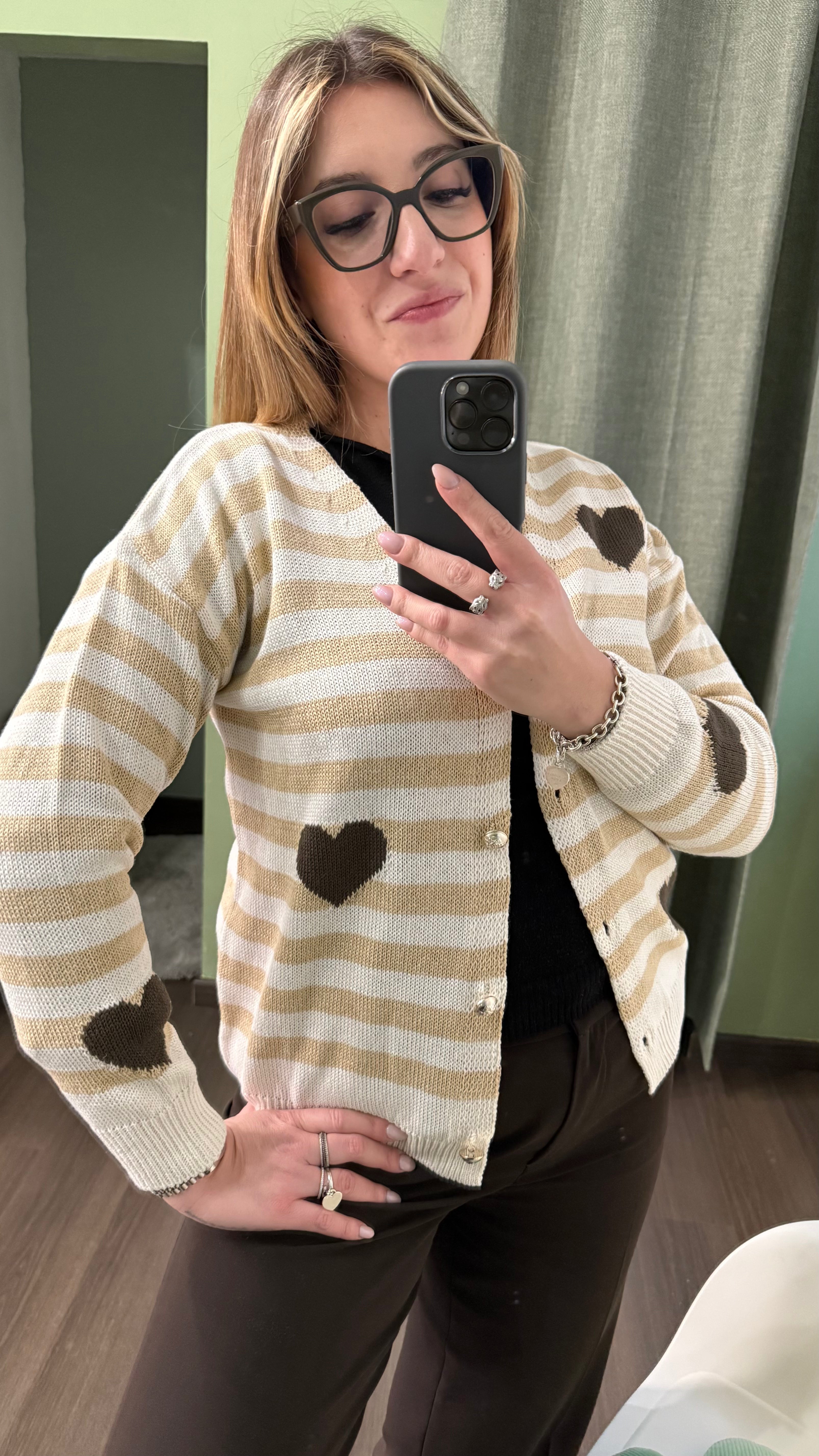 Cardigan Donna Righe Beige con Cuori – Bottoni Gioiello